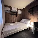 Girls Dorm Auberge de jeunesse *