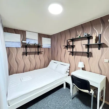 Girls Dorm Hostal