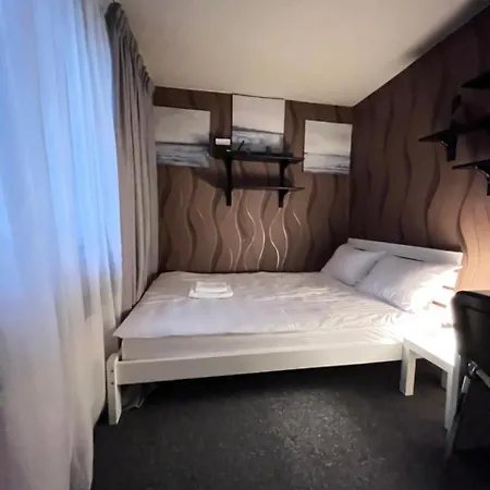 אכסניה Girls Dorm